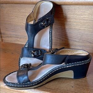 Alegria Lara Black Butter Leather Wedge Sandals size 39 (US 8.5) black  gold EUC